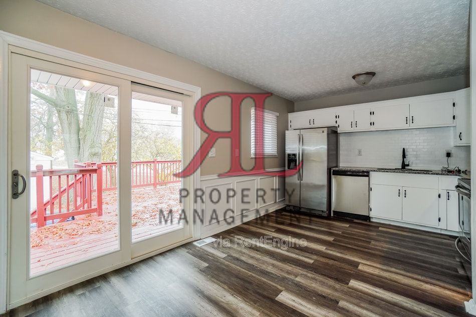 Building Photo - 363 Regents Rd