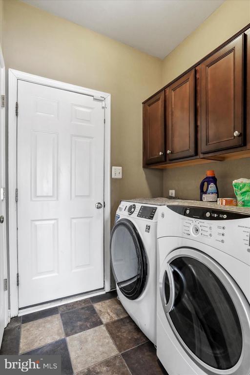 Building Photo - 301 Fontana Cir