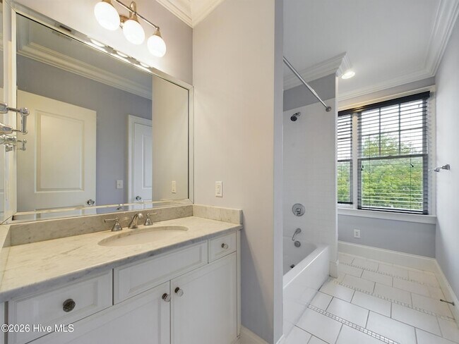 Building Photo - 3724 Rolston Dr