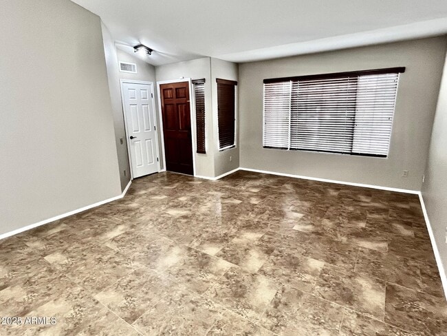 Building Photo - 16117 E Glendora Dr