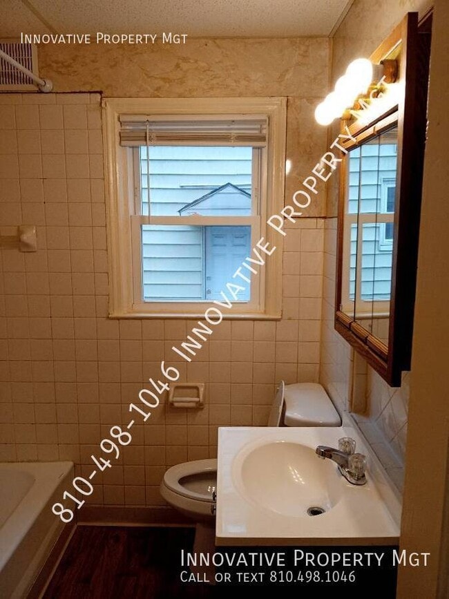 Building Photo - 2106 E Bristol Rd