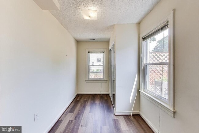 Building Photo - 5516 Greentree Rd