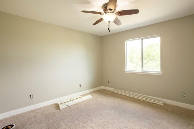 Building Photo - 350 McGarity