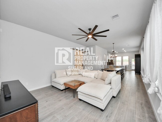 Building Photo - Like-New 2023 Single-Story in Sienna with Open-Concept Living