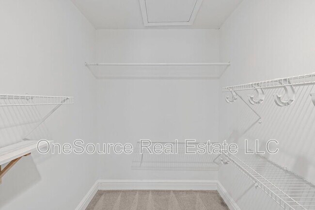 Building Photo - 1709 Augusta Dr