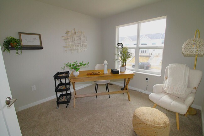 Building Photo - 4818 Suelo Rd