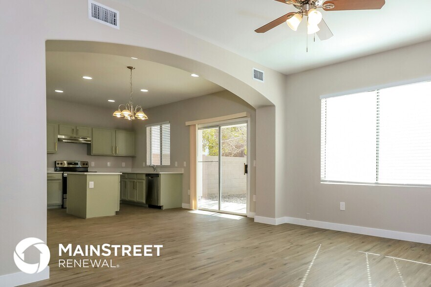 Building Photo - 12167 W Yavapai Ln