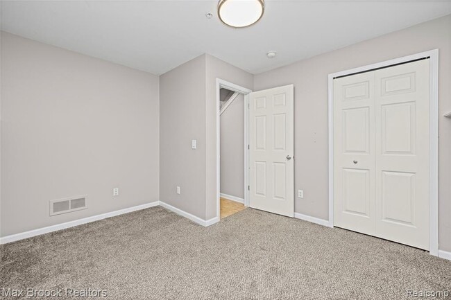 Building Photo - 1071 Beaver Run