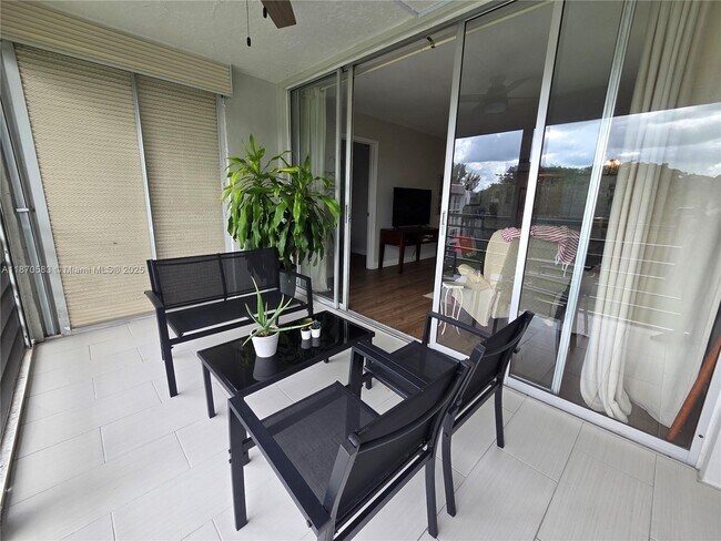 Building Photo - 9410 Poinciana Pl