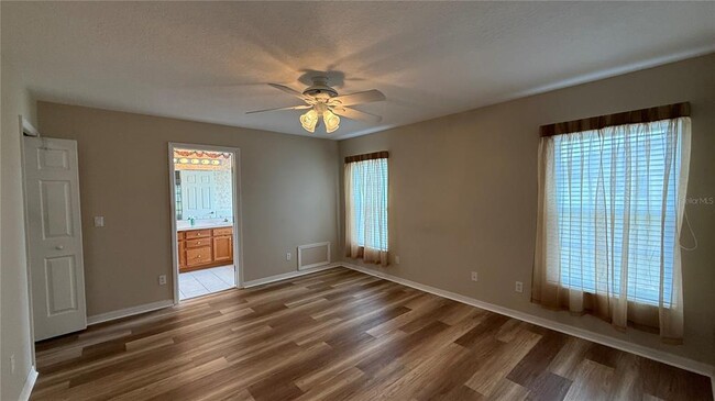 Building Photo - 137 Ridge View Dr