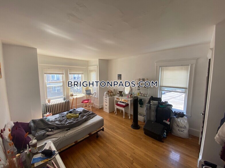 Primary Photo - 25 Colborne Rd