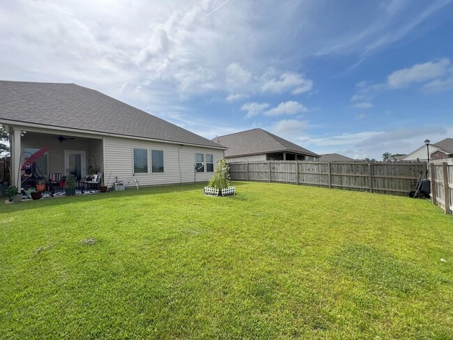 Building Photo - Stunning 4-Bedroom Home in Zachary's Mirav...