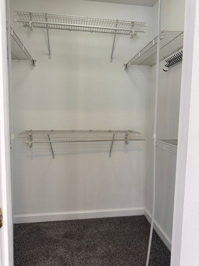 Building Photo - Charming Cul-de-Sac Home