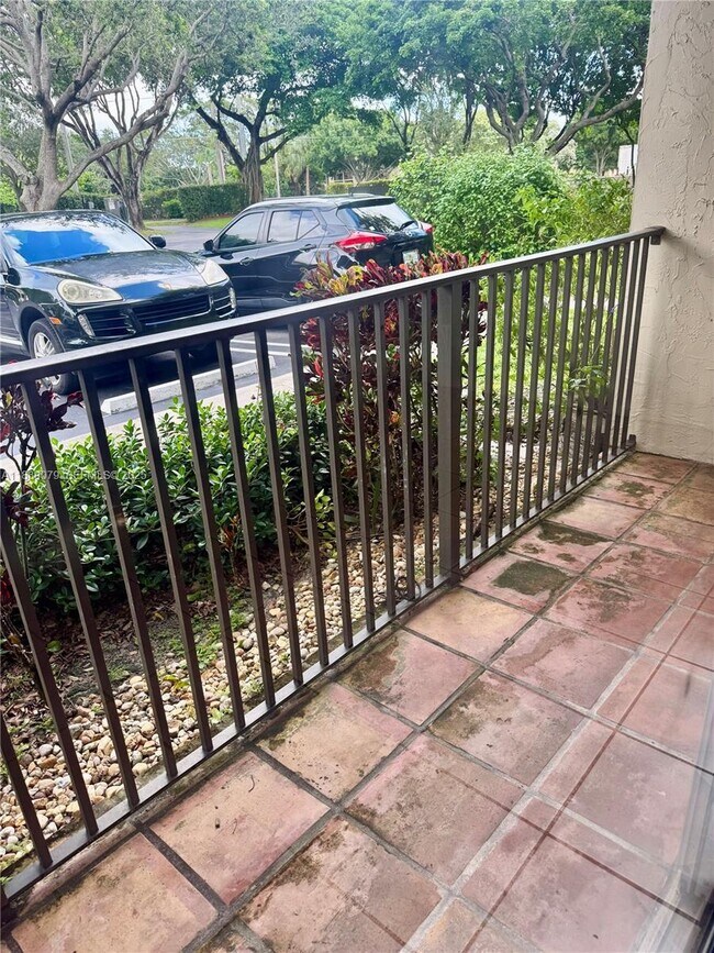 Building Photo - 110 Gardens Dr