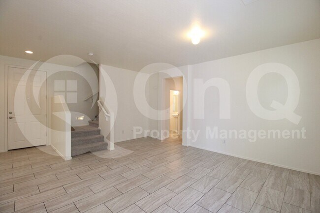 Building Photo - 3834 E Santa Fe Ln