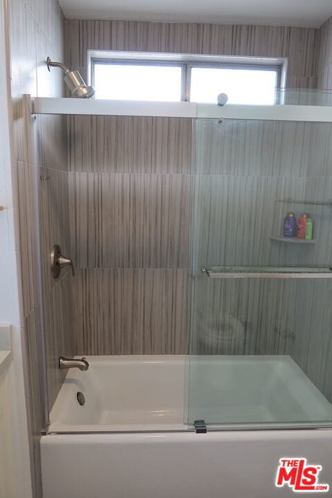 Building Photo - 944 Palm Ave