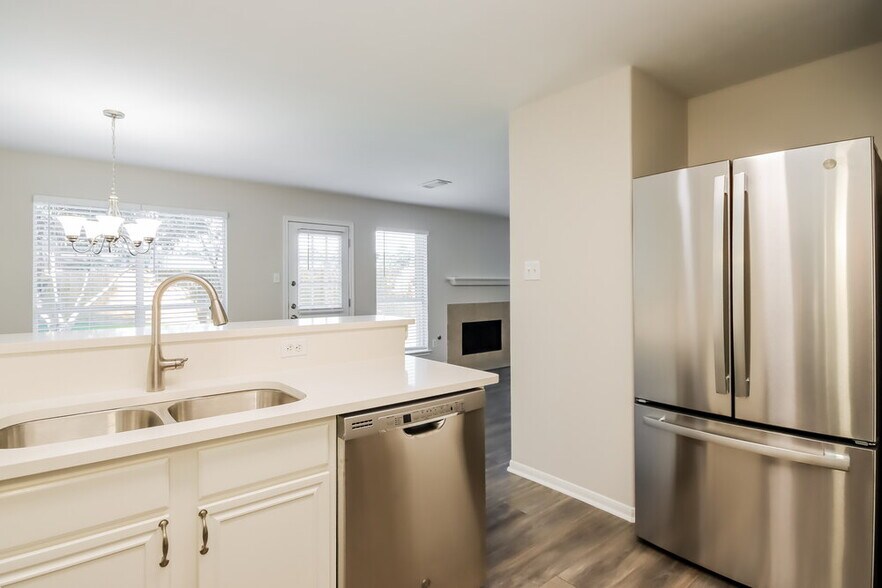 Building Photo - 18407 Heartland Ct