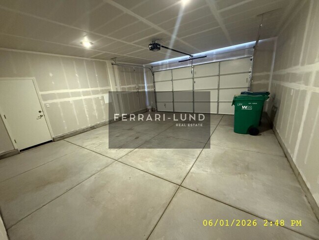 Building Photo - ?? Newer 4 Bedroom Home with 2,367 Sq. Ft. of Living Space! - Kay DeAlba property!! ??