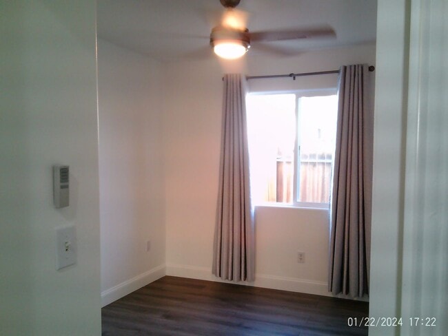 Building Photo - HOLIDAY SPECIAL $2847.50 MOVES YOU IN!!!   NW----SOLAR, SOLAR, SOLAR!!!   Application Pending