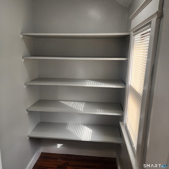 Building Photo - 351 Hillside Ave