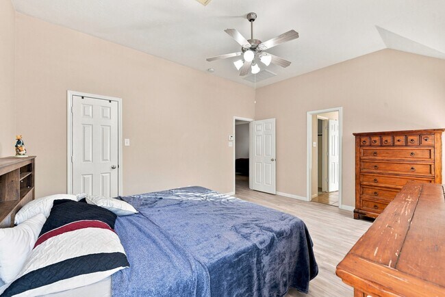 Building Photo - 8306 Calico Canyon Dr