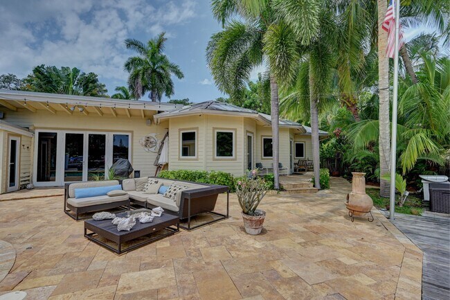 Building Photo - 2150 Tanbark Ln