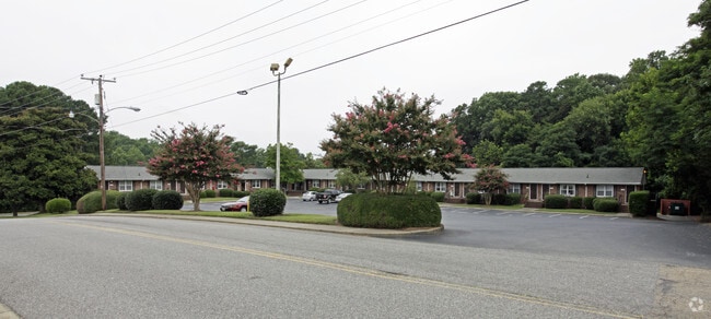 Primary Photo - Spring Road Apartments