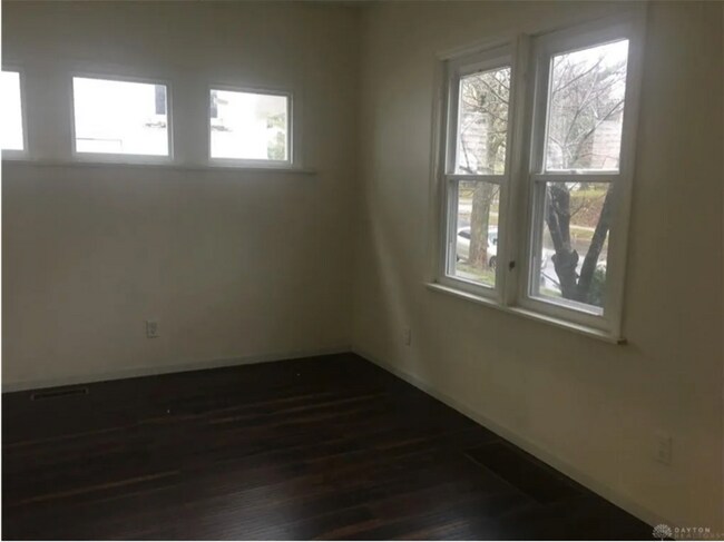 Building Photo - 144 W Fairview Ave