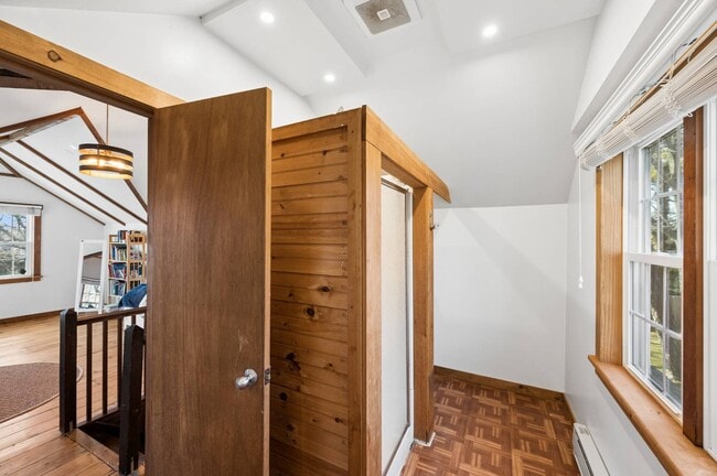 Building Photo - 6 PRIVATE Row