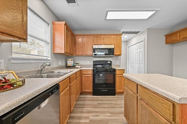 Building Photo - 4533 Corran Ferry Loop