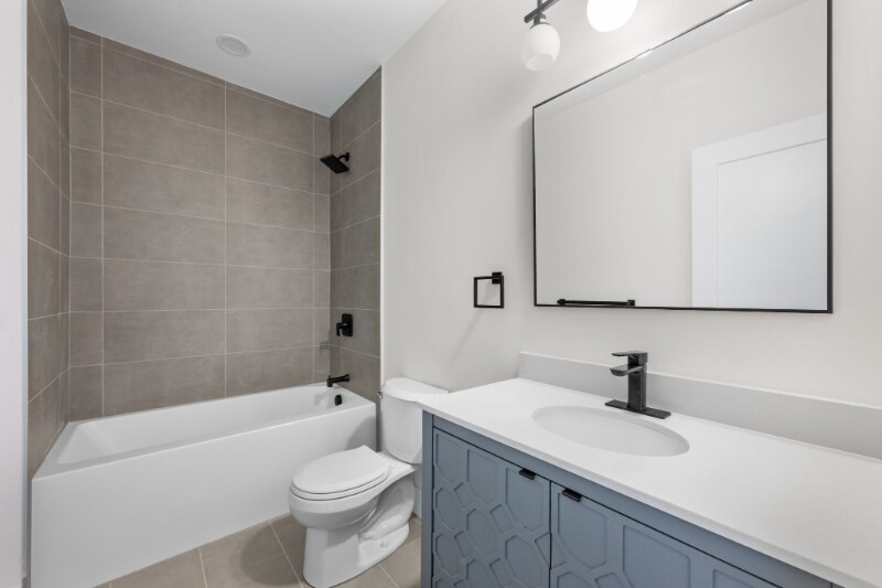Building Photo - 1295 Holmden Ave