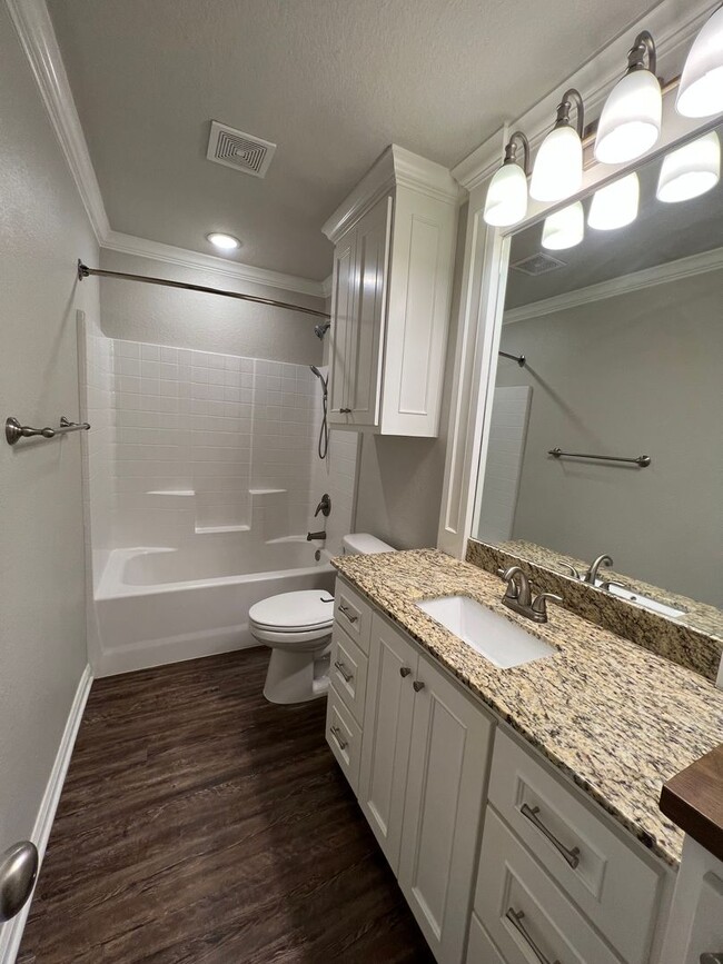 Building Photo - 5429 Meadow Ridge Dr
