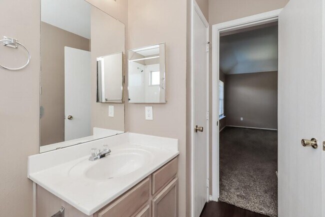 Building Photo - 9310 Abbotshall Ln