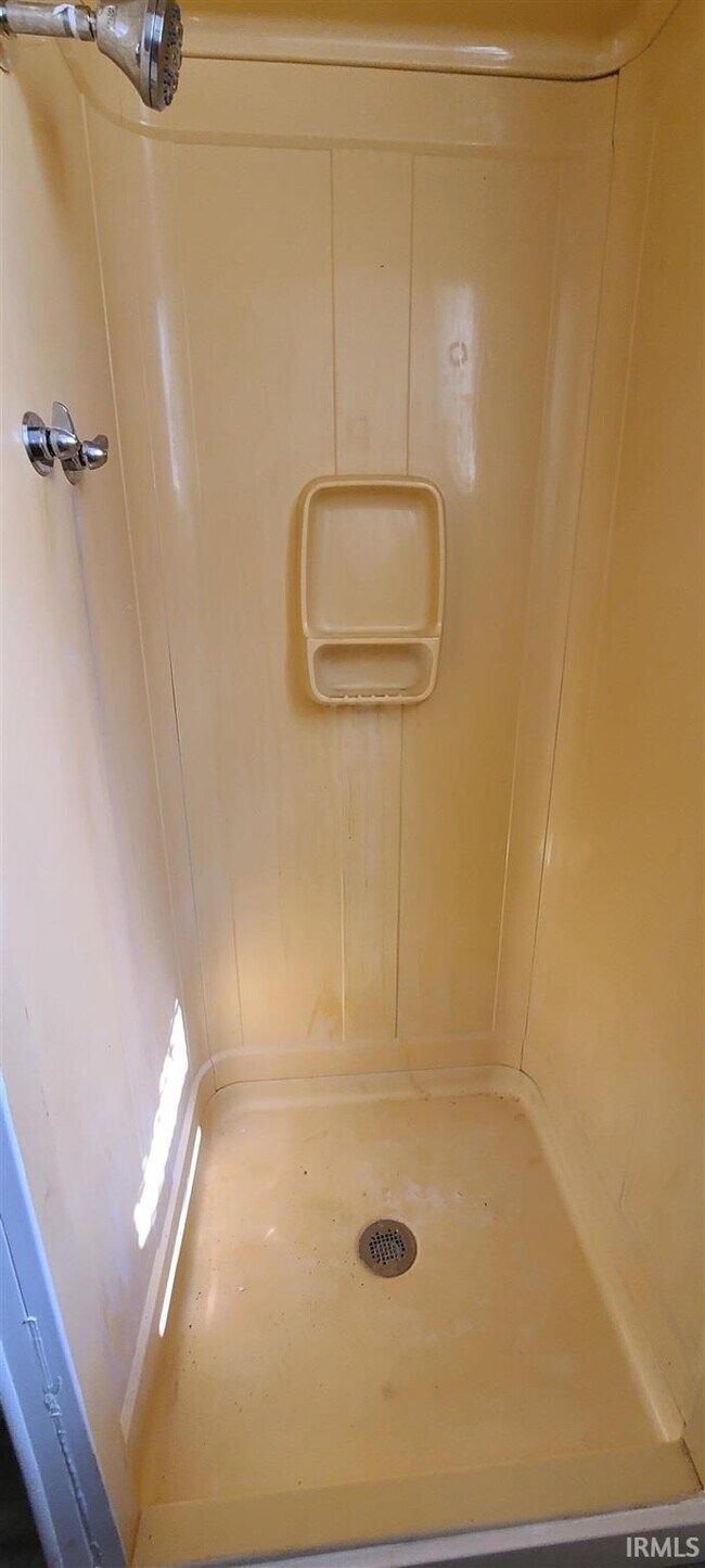 Building Photo - 416 S 5th St