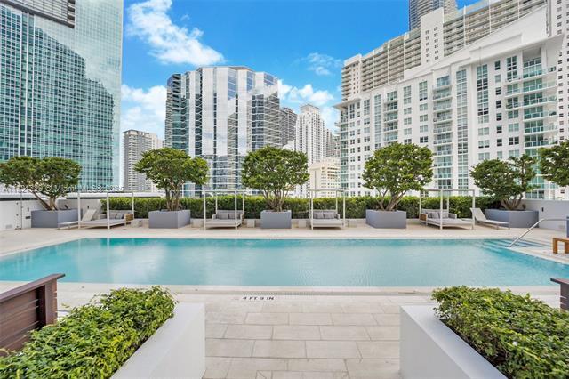 Building Photo - 1300 Brickell Bay Dr