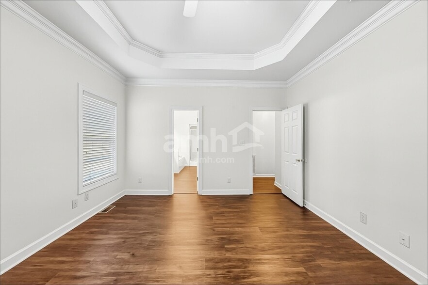 Building Photo - 4700 Greenfield Way Dr