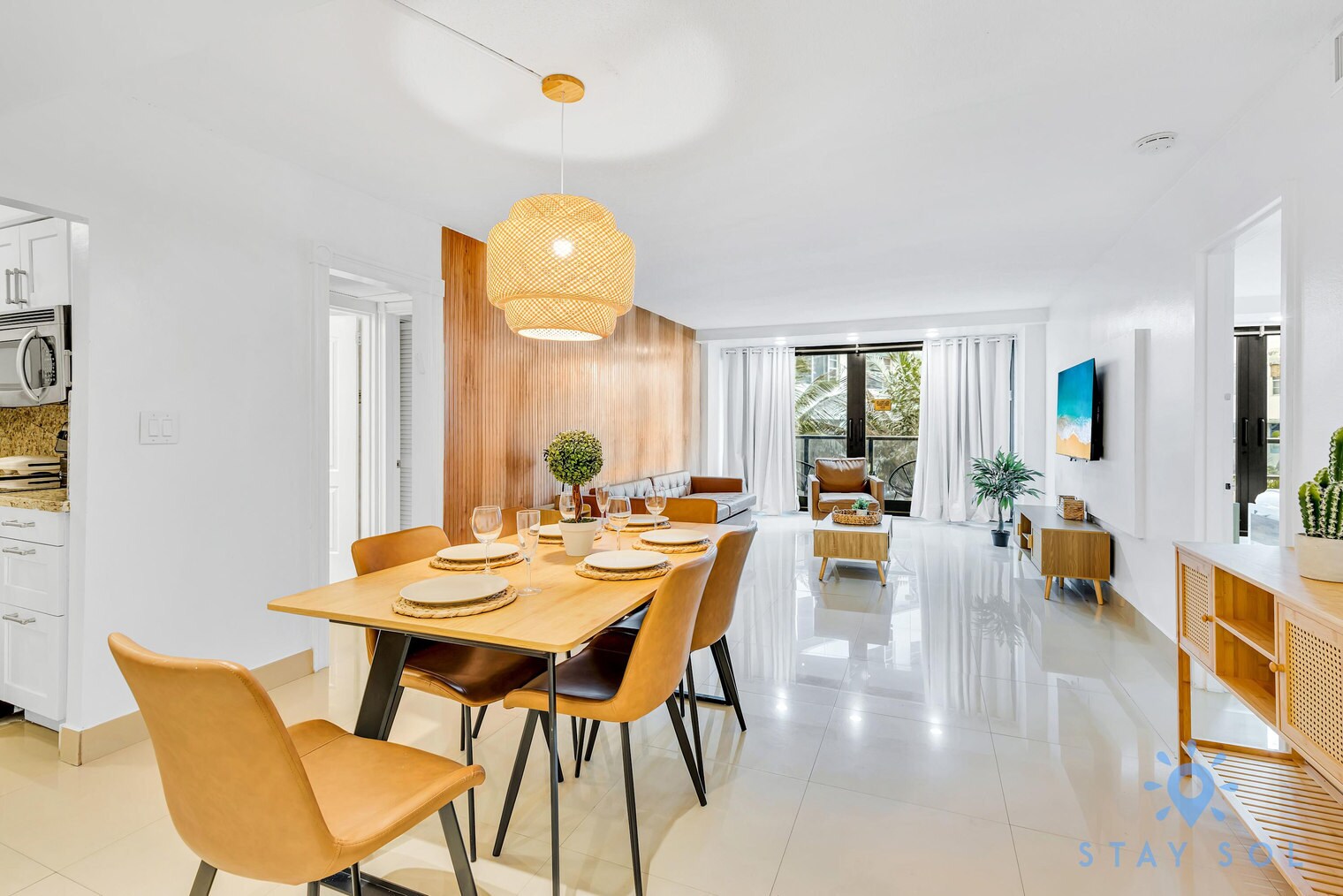 Building Photo - 5225 Collins Ave