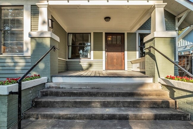 Building Photo - 2608 Hopkins St