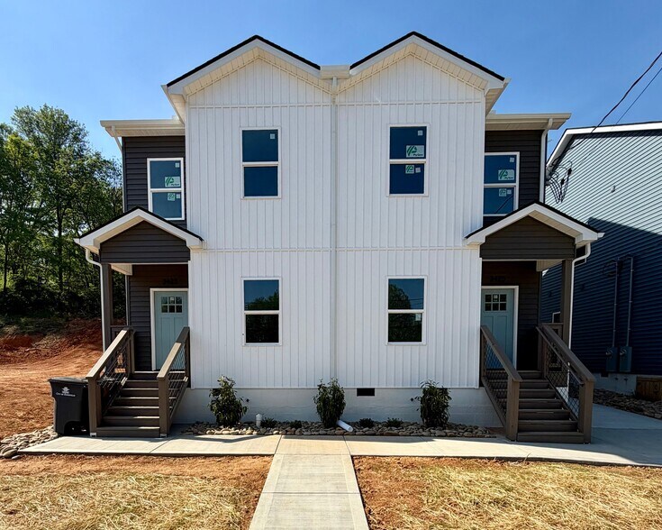 Building Photo - 3425 Garden Dr