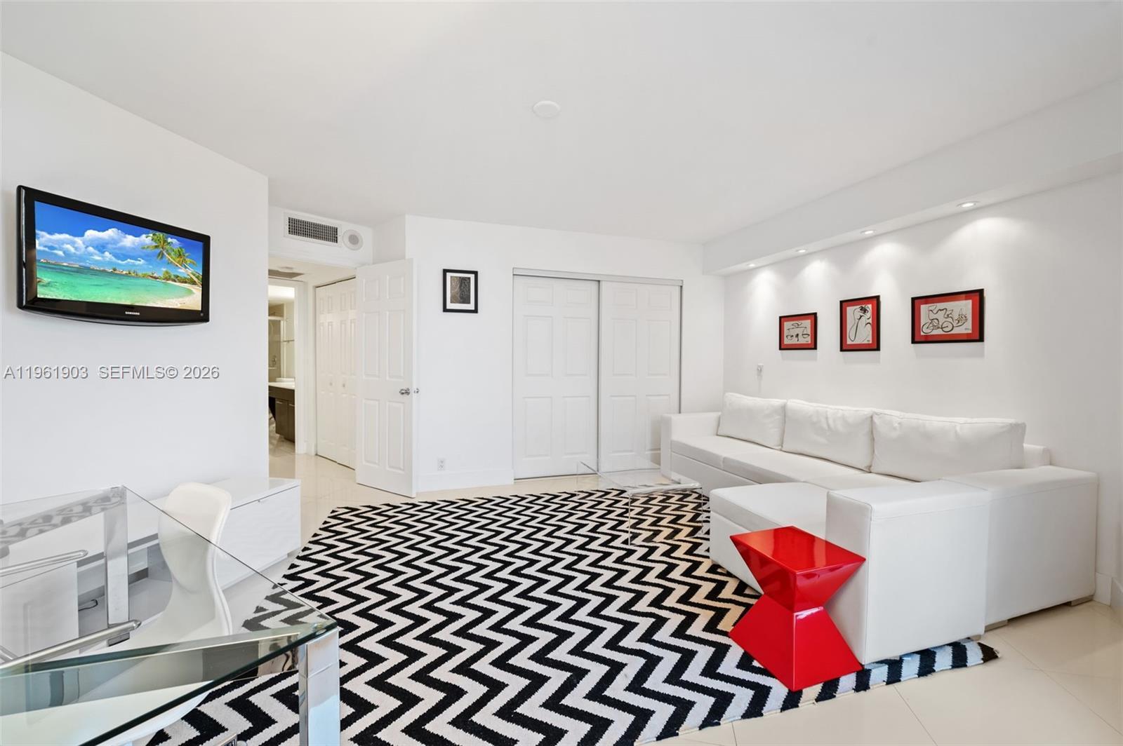 Building Photo - 3500 Mystic Pointe Dr