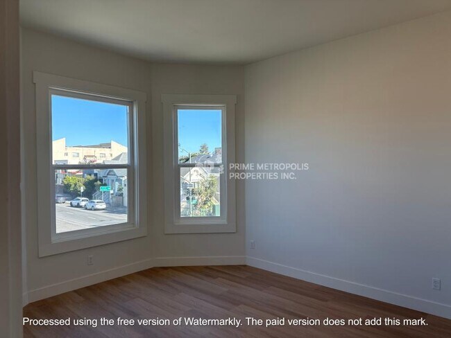 Building Photo - 3 bedroom in Oakland CA 94619