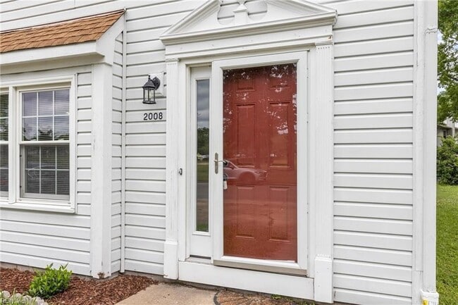 Building Photo - 2008 Fawnwood Common