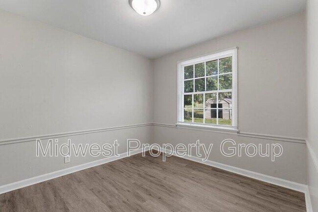 Building Photo - 662 Gleason Dr