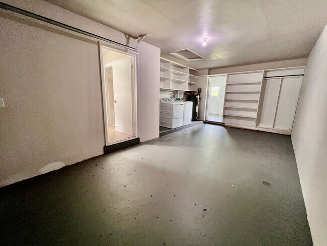 Building Photo - Live Comfortably in SE Cape Coral – Bright, Remodeled Home for Rent