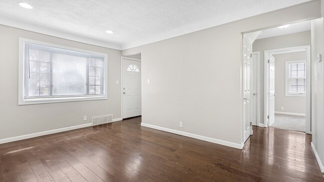 Building Photo - 2162 Champaign Rd