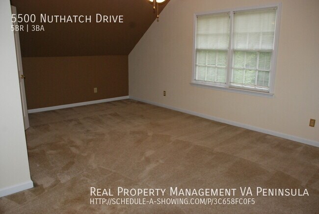 Building Photo - Spacious 5 bedrooms house in Rolling Woods...