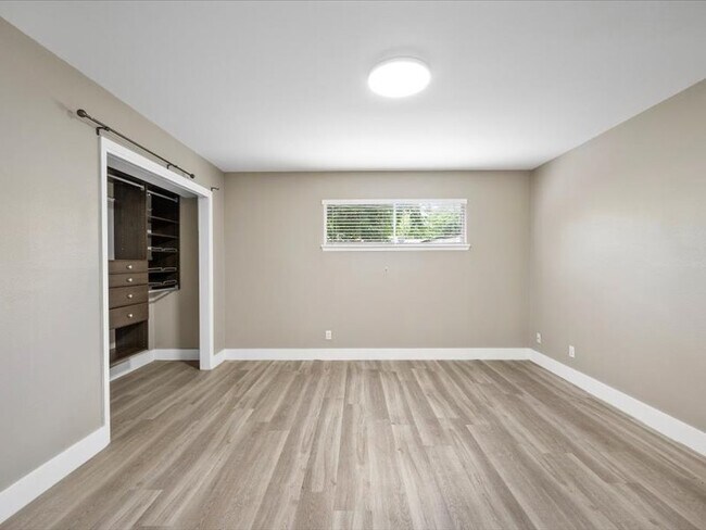 Master - 2303 East Side Dr