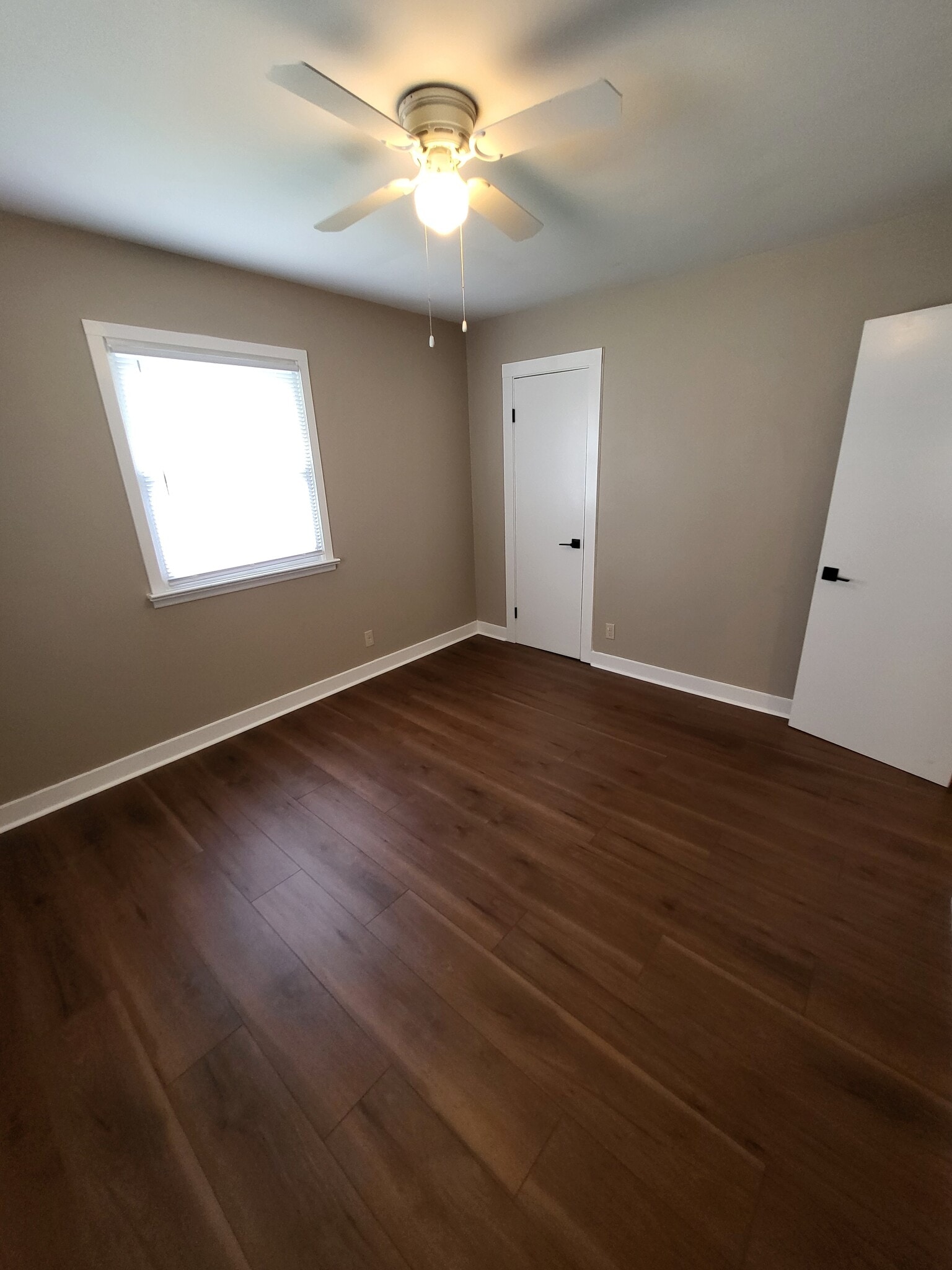 M Bedroom - 709 Michigan St