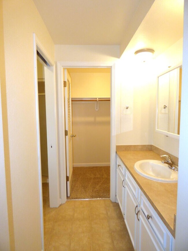 Building Photo - Rent Special: 1/2 Off April's Rent!! 3 bed 2 bath Home in North Salem