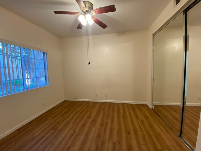 Building Photo - 2 BEDROOM DOWNSTAIRS END UNIT WITH PATIO